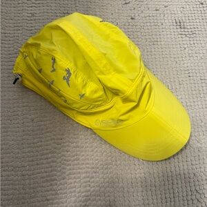 Oiselle foldable roga hat